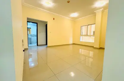 Apartment - 2 Bedrooms - 2 Bathrooms for rent in Thabit Bin Zaid Street - Al Mansoura - Doha
