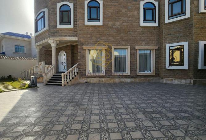 54102199 - Property Image 2