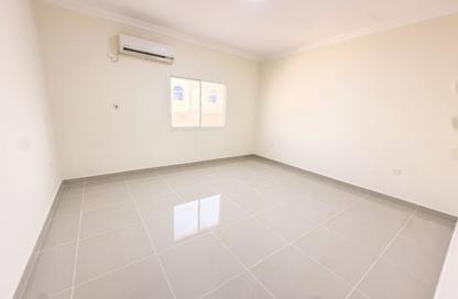 Villa - 5 - 5 for rent in Ain Khaled Villas - Ain Khaled - Doha