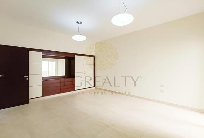 60722402 - Property Image 2