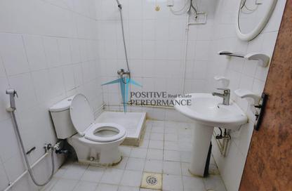 Apartment - 2 Bedrooms - 2 Bathrooms for rent in New Salata - Salata - Doha