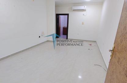 Apartment - 2 Bedrooms - 2 Bathrooms for rent in New Salata - Salata - Doha