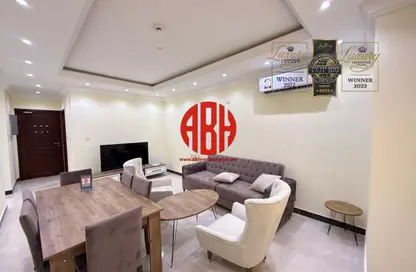 Apartment - 2 Bedrooms - 2 Bathrooms for rent in Asim Bin Omar Street - Al Mansoura - Doha