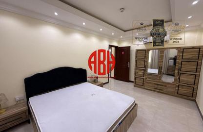 Apartment - 2 Bedrooms - 2 Bathrooms for rent in Asim Bin Omar Street - Al Mansoura - Doha