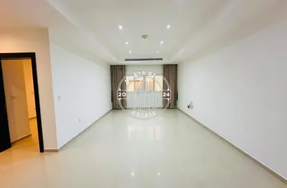 Apartment - 2 Bedrooms - 2 Bathrooms for rent in Al Nasr Street - Al Nasr - Doha