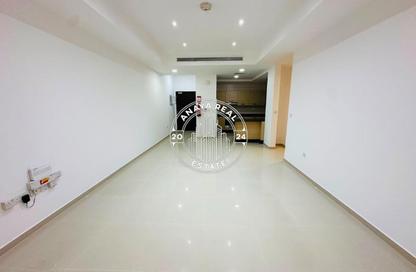 Apartment - 2 Bedrooms - 2 Bathrooms for rent in Al Nasr Street - Al Nasr - Doha