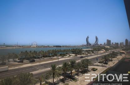 Apartment - 2 Bedrooms - 3 Bathrooms for rent in Marina Tower 02 - Marina District - Lusail