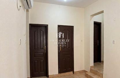 Apartment - 2 Bedrooms - 2 Bathrooms for rent in Bin Omran 46 - Fereej Bin Omran - Doha
