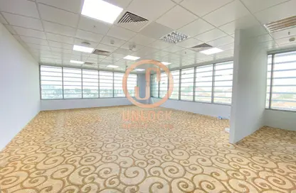 مساحات مكتبية - استوديو - 2 حمامات للايجار في مبنى سلوي التجاري - طريق سلوى - الدوحة