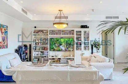 Apartment - 2 Bedrooms - 3 Bathrooms for sale in West Porto Drive - Porto Arabia - The Pearl Island - Doha