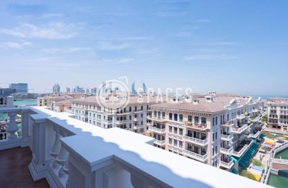 Apartment - 2 Bedrooms - 3 Bathrooms for rent in Carnaval - Qanat Quartier - The Pearl Island - Doha