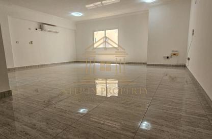 Apartment - 3 Bedrooms - 3 Bathrooms for rent in Anas Street - Fereej Bin Mahmoud North - Fereej Bin Mahmoud - Doha