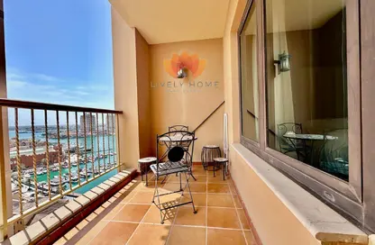 شقة - 2 غرف نوم - 2 حمامات للايجار في طريق بورتو الغربي - بورتو أرابيا - جزيرة اللؤلؤة - الدوحة