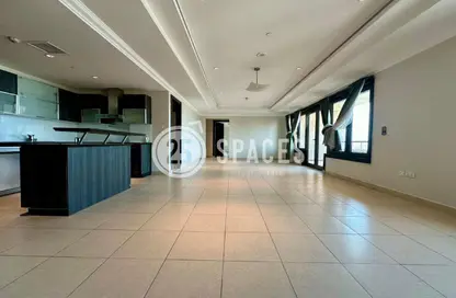 Apartment - 2 Bedrooms - 3 Bathrooms for rent in East Porto Drive - Porto Arabia - The Pearl Island - Doha