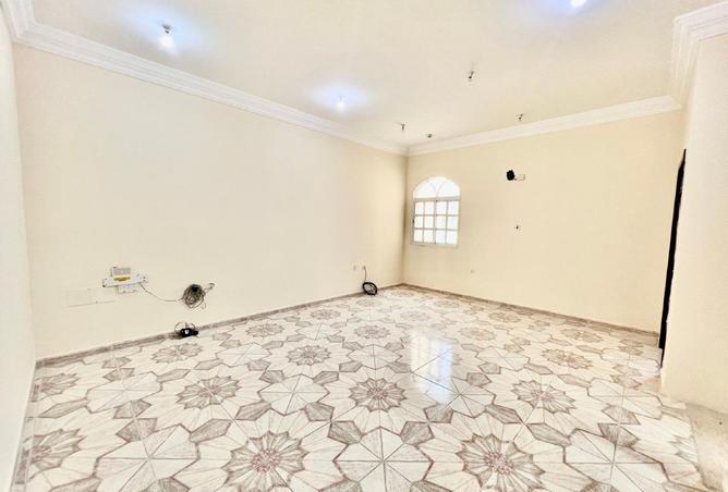 999860 - Property Image 2