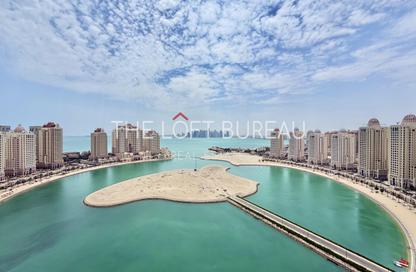 Duplex - 3 Bedrooms - 5 Bathrooms for rent in Viva East - Viva Bahriyah - The Pearl Island - Doha