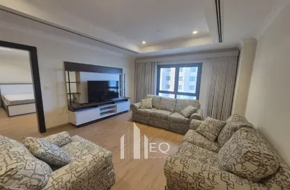 Apartment - 1 Bedroom - 2 Bathrooms for rent in East Porto Drive - Porto Arabia - The Pearl Island - Doha