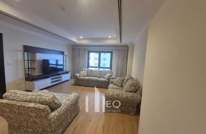 Apartment - 1 Bedroom - 2 Bathrooms for rent in East Porto Drive - Porto Arabia - The Pearl Island - Doha Apartment - 1 Bedroom - 2 Bathrooms for rent in East Porto Drive - Porto Arabia - The Pearl Island - Doha