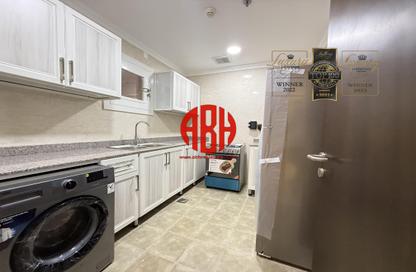 Apartment - 1 Bedroom - 2 Bathrooms for rent in Asim Bin Omar Street - Al Mansoura - Doha