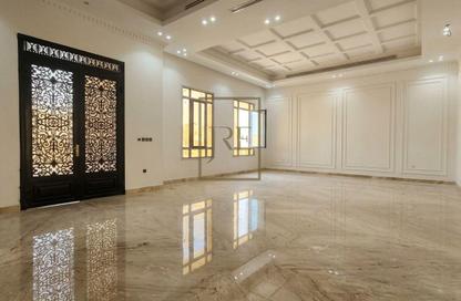 Villa - 7+ - 7+ for sale in Izghawa - Izghawa - Doha