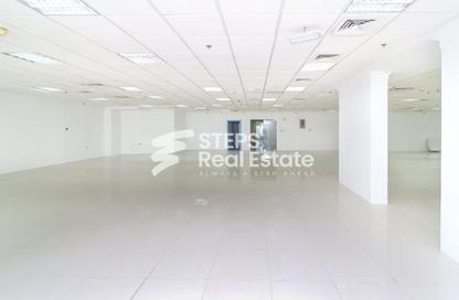Office Space - Studio - 2 Bathrooms for rent in Umm Ghwailina Comm - Umm Ghuwalina - Umm Ghuwailina - Doha