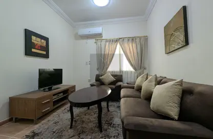 Apartment - 1 Bedroom - 1 Bathroom for rent in Ibn Al Haitam Street - Fereej Abdul Aziz - Doha