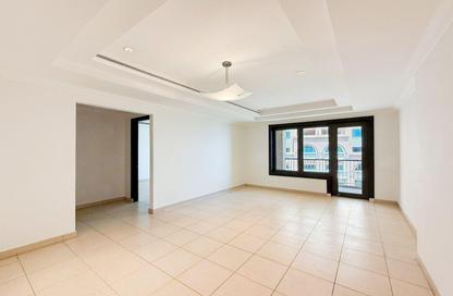 Apartment - 1 Bedroom - 2 Bathrooms for rent in East Porto Drive - Porto Arabia - The Pearl Island - Doha