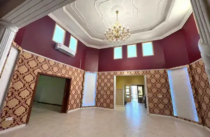 Villa - 6 Bedrooms - 7+ Bathrooms for rent in Izghawa - Izghawa - Doha