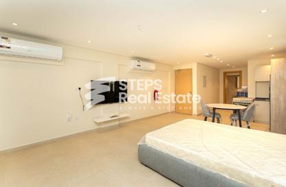 Apartment - Studio - 1 for rent in Umm Ghwailina Comm - Umm Ghuwalina - Umm Ghuwailina - Doha