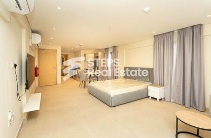 Apartment - Studio - 1 for rent in Umm Ghwailina Comm - Umm Ghuwalina - Umm Ghuwailina - Doha
