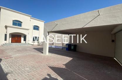 Villa - 4 Bedrooms - 5 Bathrooms for rent in Old Airport Road - Old Airport Road - Doha