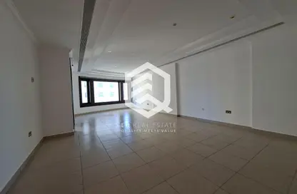 شقة - 2 غرف نوم - 2 حمامات للايجار في طريق بورتو الشرقي - بورتو أرابيا - جزيرة اللؤلؤة - الدوحة