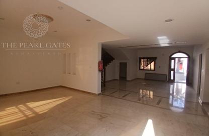 Villa - 5 Bedrooms - 5 Bathrooms for rent in Maamoura Villas - Al Maamoura - Doha