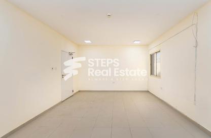 Labor Camp - Studio - 7+ for rent in Umm Salal Mahammad - Umm Salal City - Doha