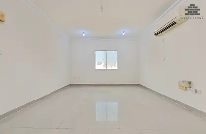 شقة - 2 غرف نوم - 2 حمامات للايجار في فريج عبد العزيز - فريج عبد العزيز - الدوحة