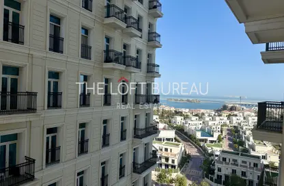 Apartment - 2 Bedrooms - 3 Bathrooms for rent in Floresta Gardens - Floresta Gardens - The Pearl Island - Doha