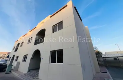 Villa - 4 Bedrooms - 5 Bathrooms for rent in Izghawa - Izghawa - Doha