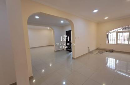 Villa - 5 Bedrooms - 6 Bathrooms for rent in Street 871 - Al Duhail South - Al Duhail - Doha