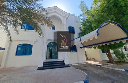 Compound - 5 Bedrooms - 3 Bathrooms for rent in Al Nuaija Street - Al Nuaija - Doha