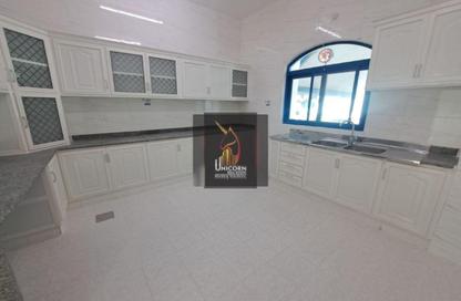 Compound - 5 Bedrooms - 3 Bathrooms for rent in Al Nuaija Street - Al Nuaija - Doha