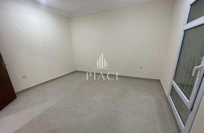 Apartment - 1 - 2 for rent in Umm Ghwailina Comm - Umm Ghuwalina - Umm Ghuwailina - Doha
