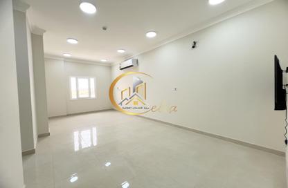 Apartment - 1 Bedroom - 1 Bathroom for rent in Al Nasr Street - Al Nasr - Doha