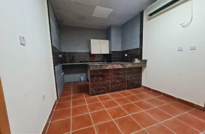 شقة - غرفة نوم - 1 حمام للايجار في شارع المطار القديم - طريق المطار القديم - الدوحة شقة - غرفة نوم - 1 حمام للايجار في شارع المطار القديم - طريق المطار القديم - الدوحة