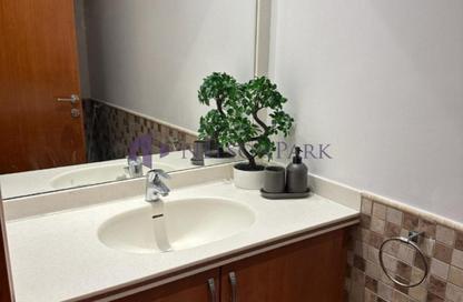 Apartment - 1 Bedroom - 2 Bathrooms for rent in East Porto Drive - Porto Arabia - The Pearl Island - Doha