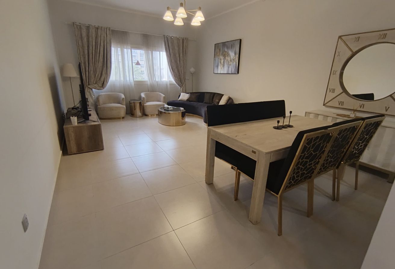 SPECIOUS 1BHK FURNISHED APARTMENT WITH BALCONY thumbnail 2