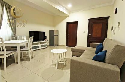 Apartment - 1 Bedroom - 1 Bathroom for rent in Umm Ghuwailina 4 - Umm Ghuwailina - Doha