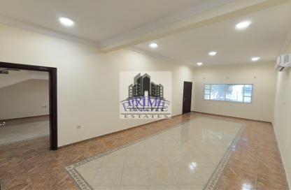 Villa - 6 - 5 for rent in Souk Al gharaffa - Al Gharrafa - Doha
