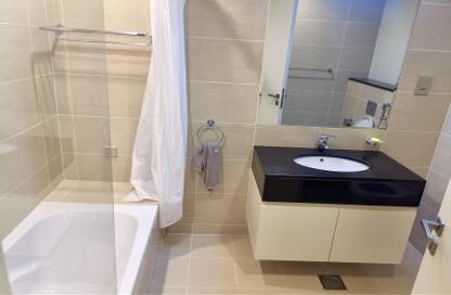 Apartment - 1 Bedroom - 2 Bathrooms for rent in Burj DAMAC Marina - Marina District - Lusail