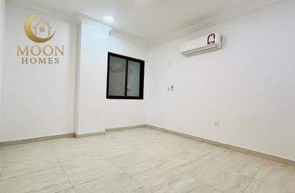 Apartment - 3 Bedrooms - 2 Bathrooms for rent in Al Mansoura - Al Mansoura - Doha