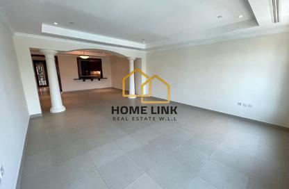 Townhouse - 2 Bedrooms - 3 Bathrooms for sale in Porto Arabia Townhouses - Porto Arabia - The Pearl Island - Doha